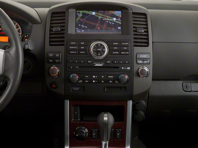 2011 Nissan Pathfinder LE