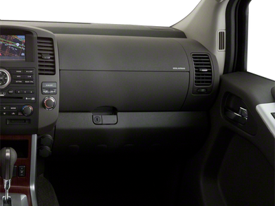 2011 Nissan Pathfinder LE