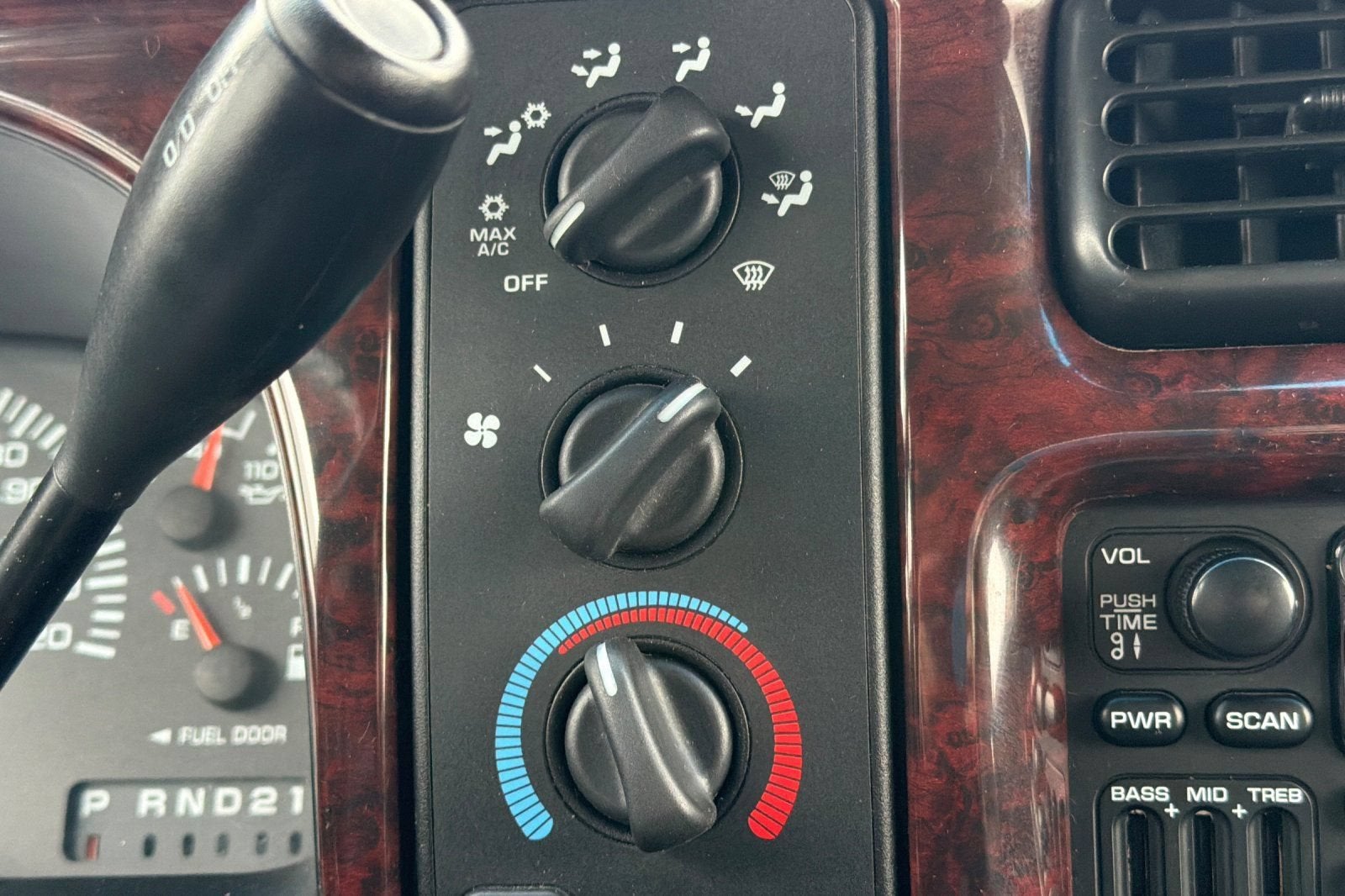 2001 Dodge Ram 1500 4DR QUAD 155WB 4W
