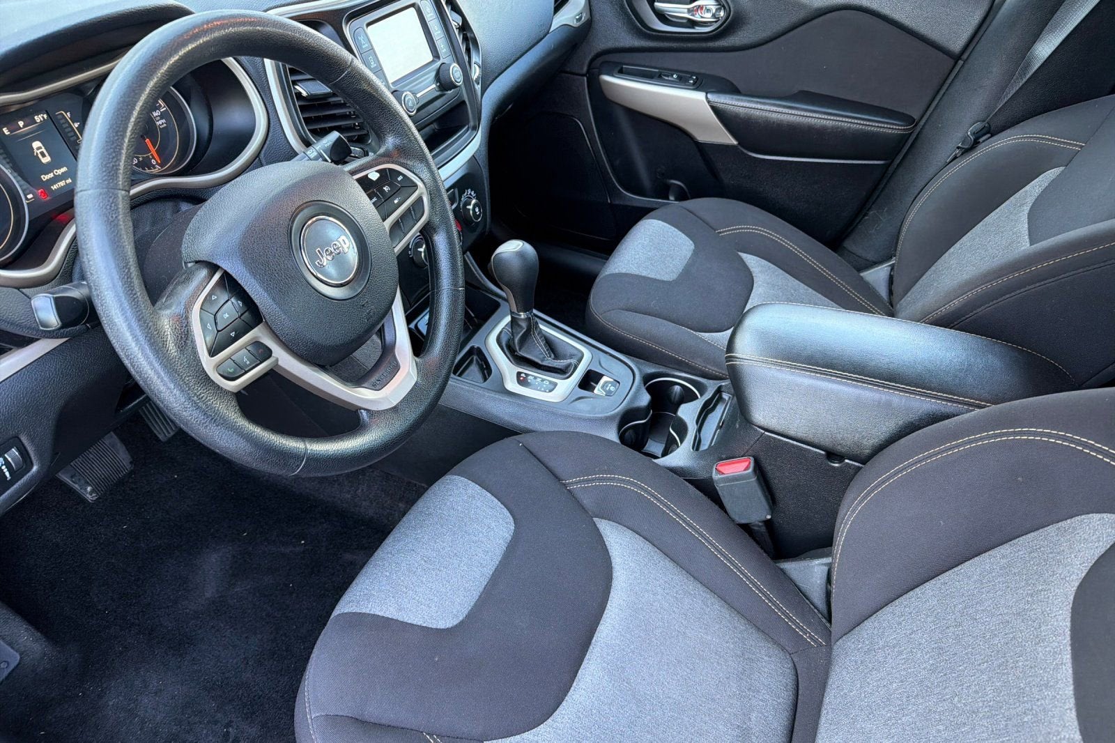 2017 Jeep Cherokee Sport