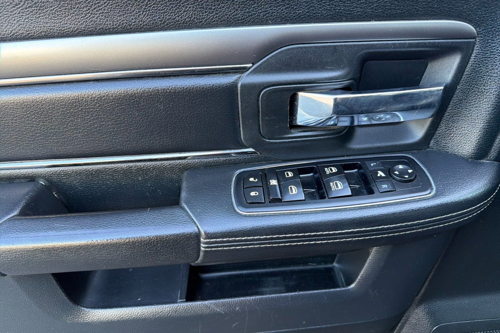 2015 RAM 1500 Sport
