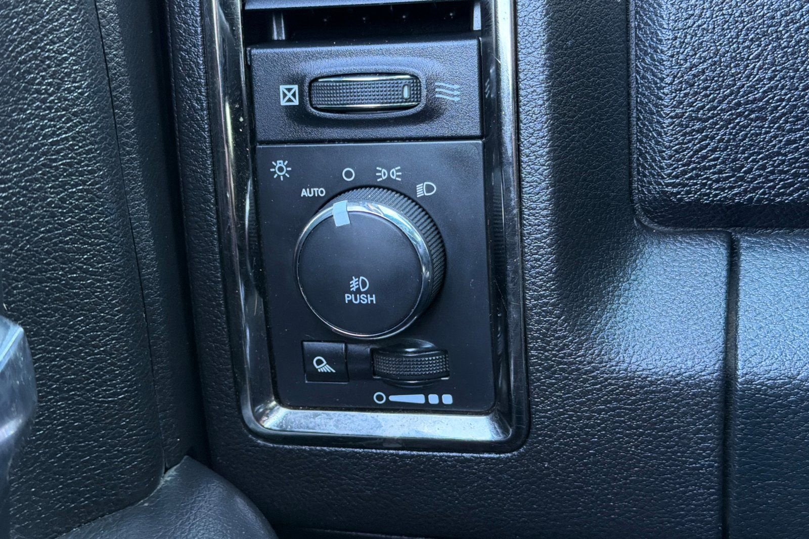 2015 RAM 1500 Sport