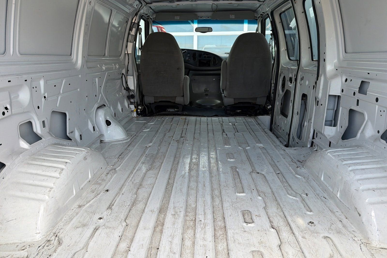 2004 Ford Econoline Cargo Van VAN E-150
