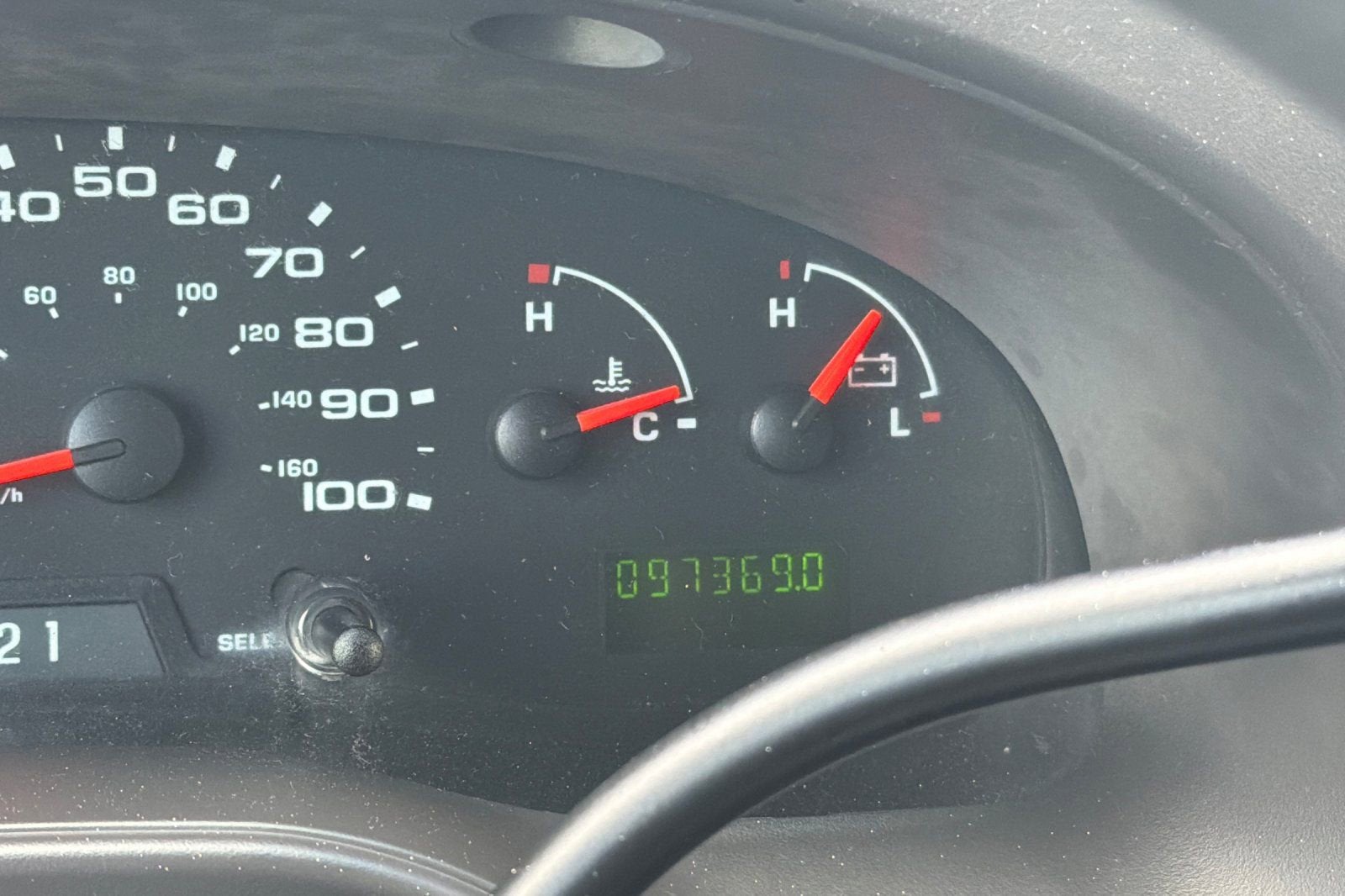 2004 Ford Econoline Cargo Van VAN E-150