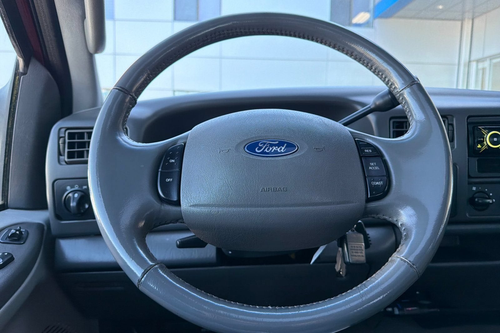 2003 Ford Super Duty F-350 SRW XL