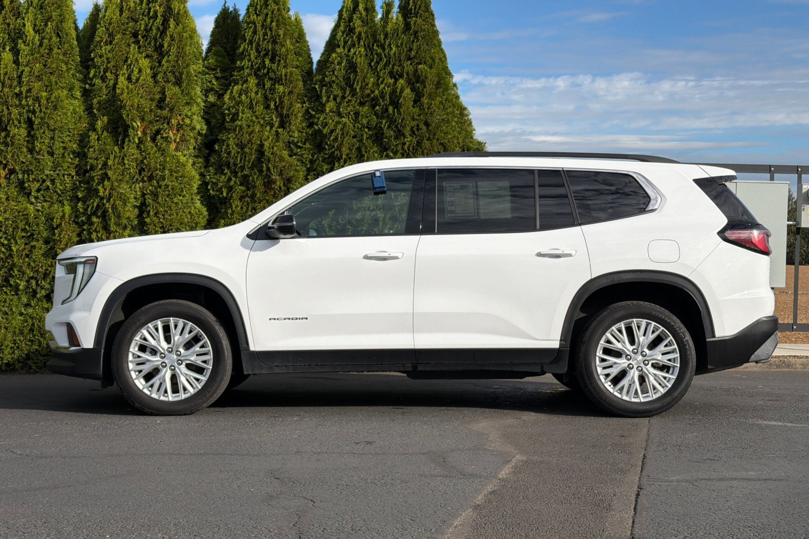 2024 GMC Acadia Elevation
