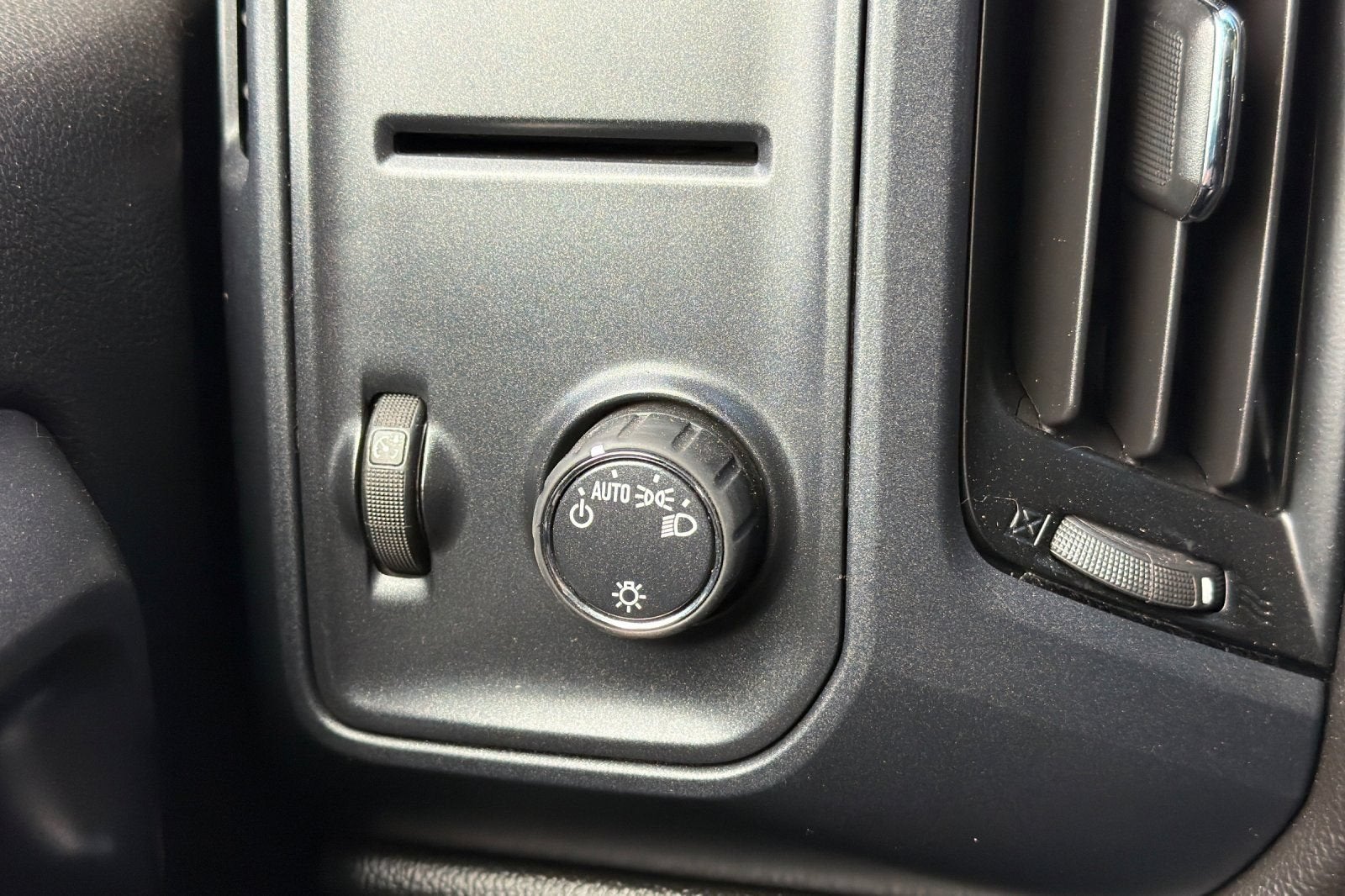 2019 Chevrolet Silverado 5500 HD Work Truck