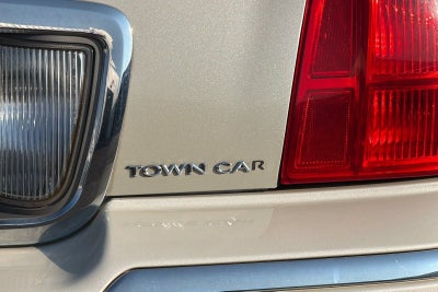 2006 Lincoln Town Car Signature Limited