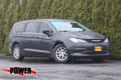 2023 Chrysler Voyager LX