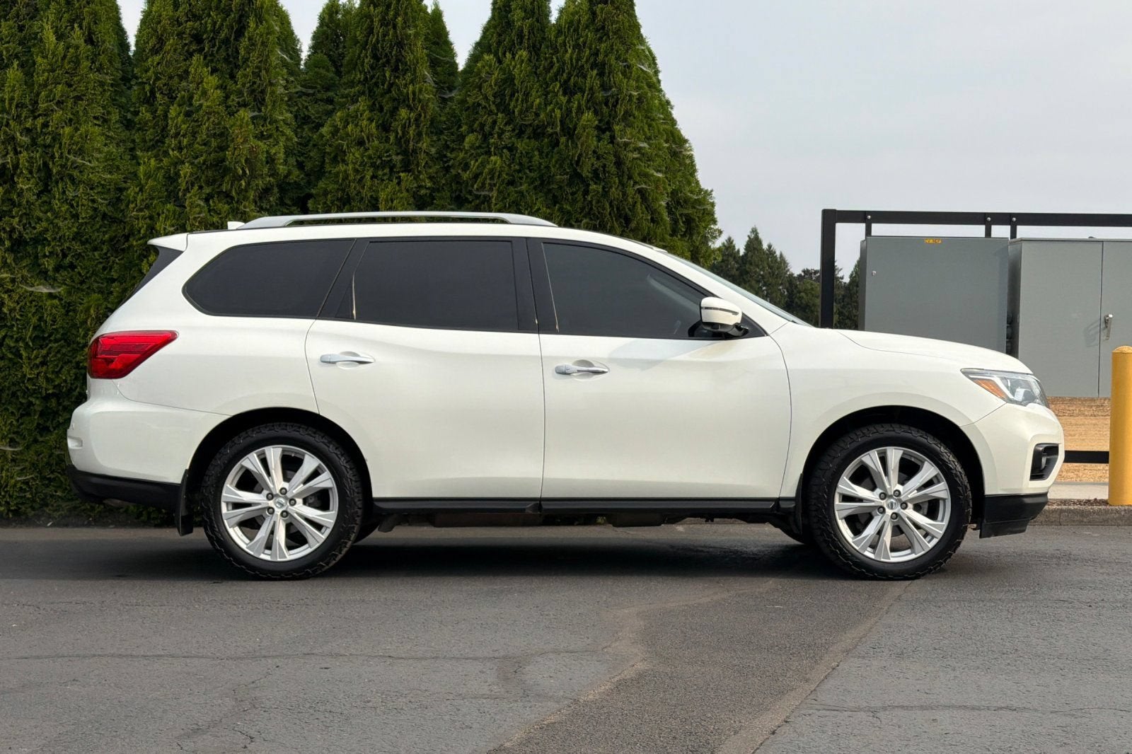 2019 Nissan Pathfinder SL