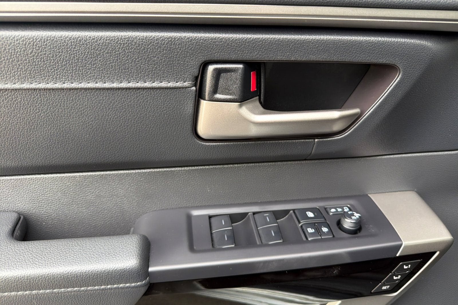 2025 Toyota Tundra 4WD SR5