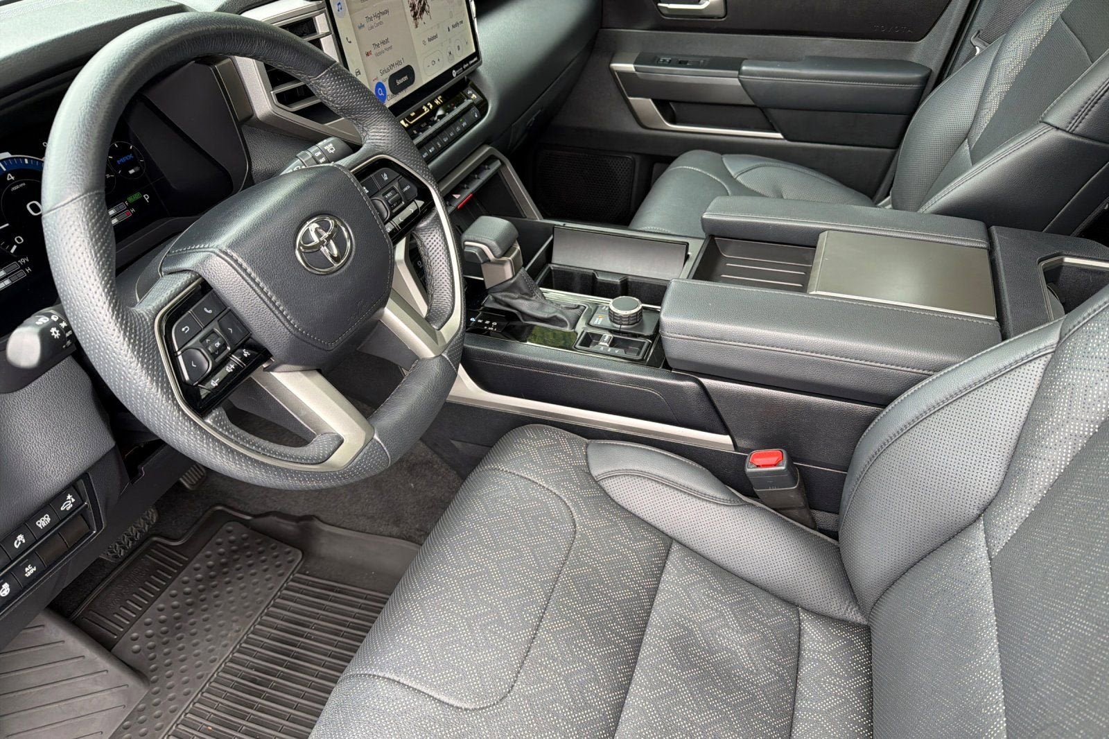 2024 Toyota Sequoia SR5