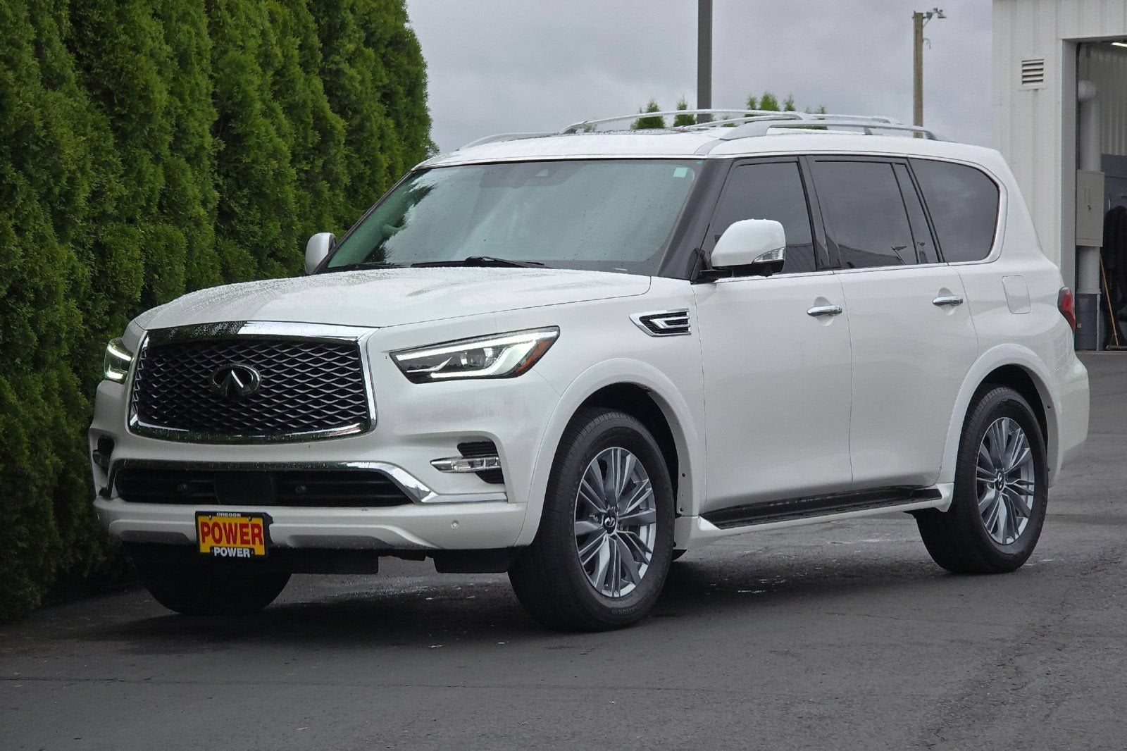 2022 INFINITI QX80 LUXE