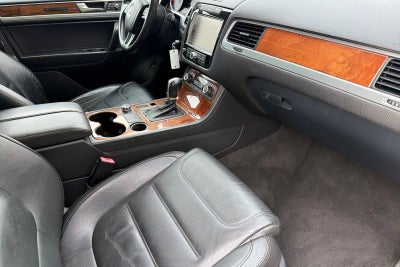 2012 Volkswagen Touareg Sport