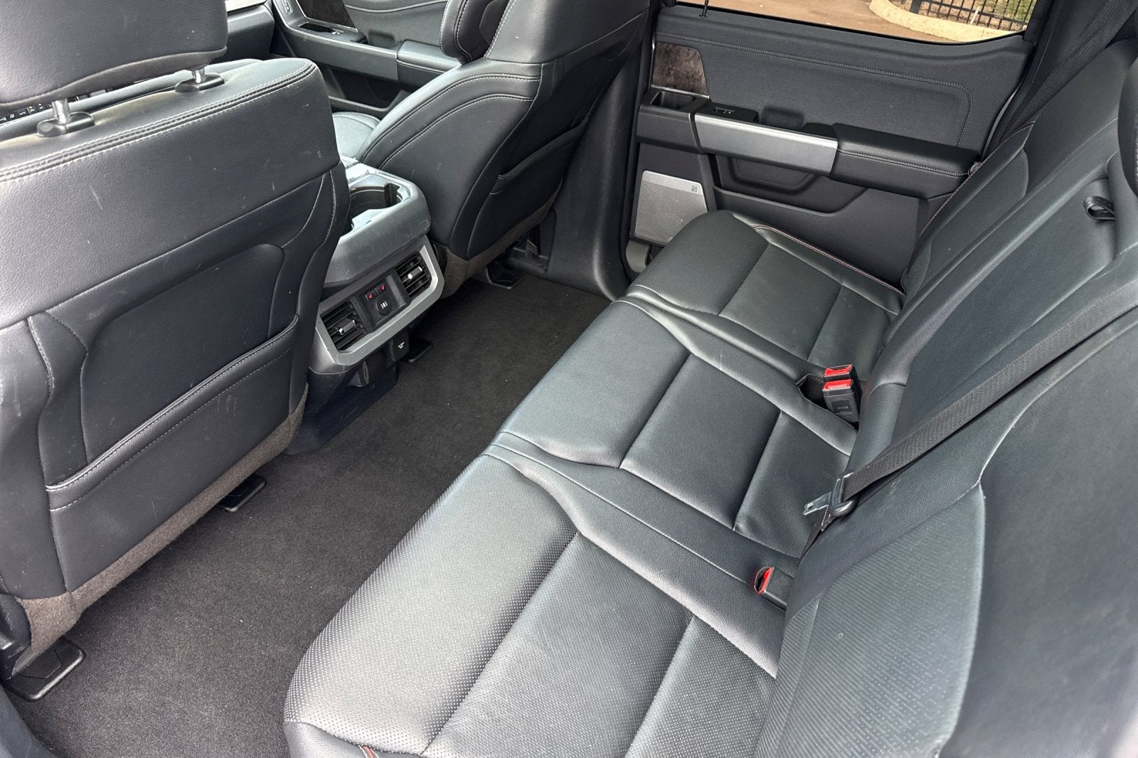 2023 Ford Super Duty F-350 DRW Lariat