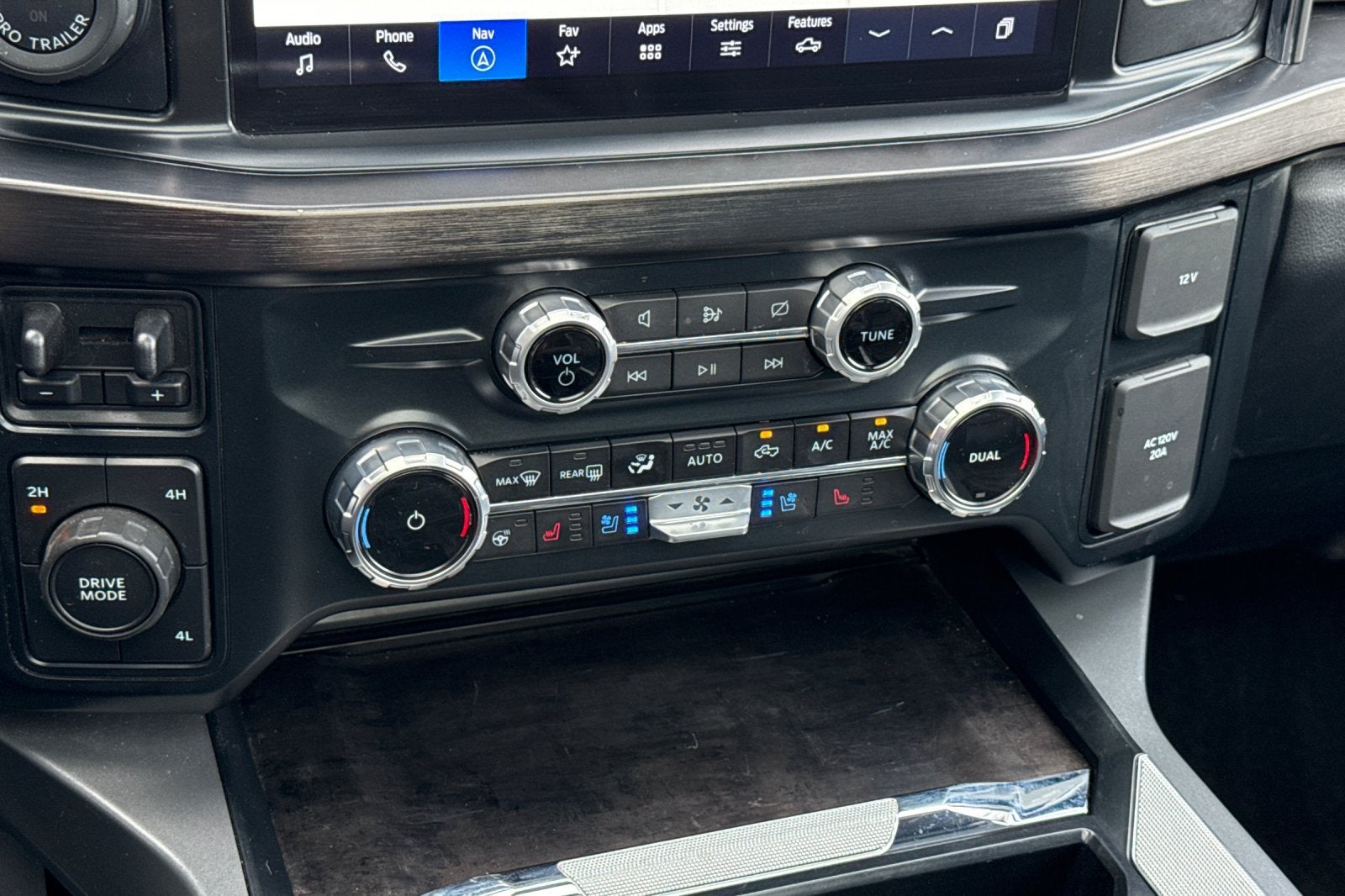 2023 Ford Super Duty F-350 DRW Lariat