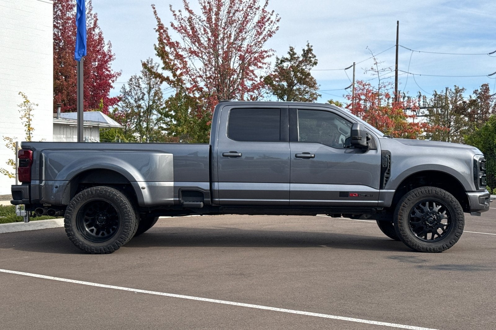 2023 Ford Super Duty F-350 DRW Lariat
