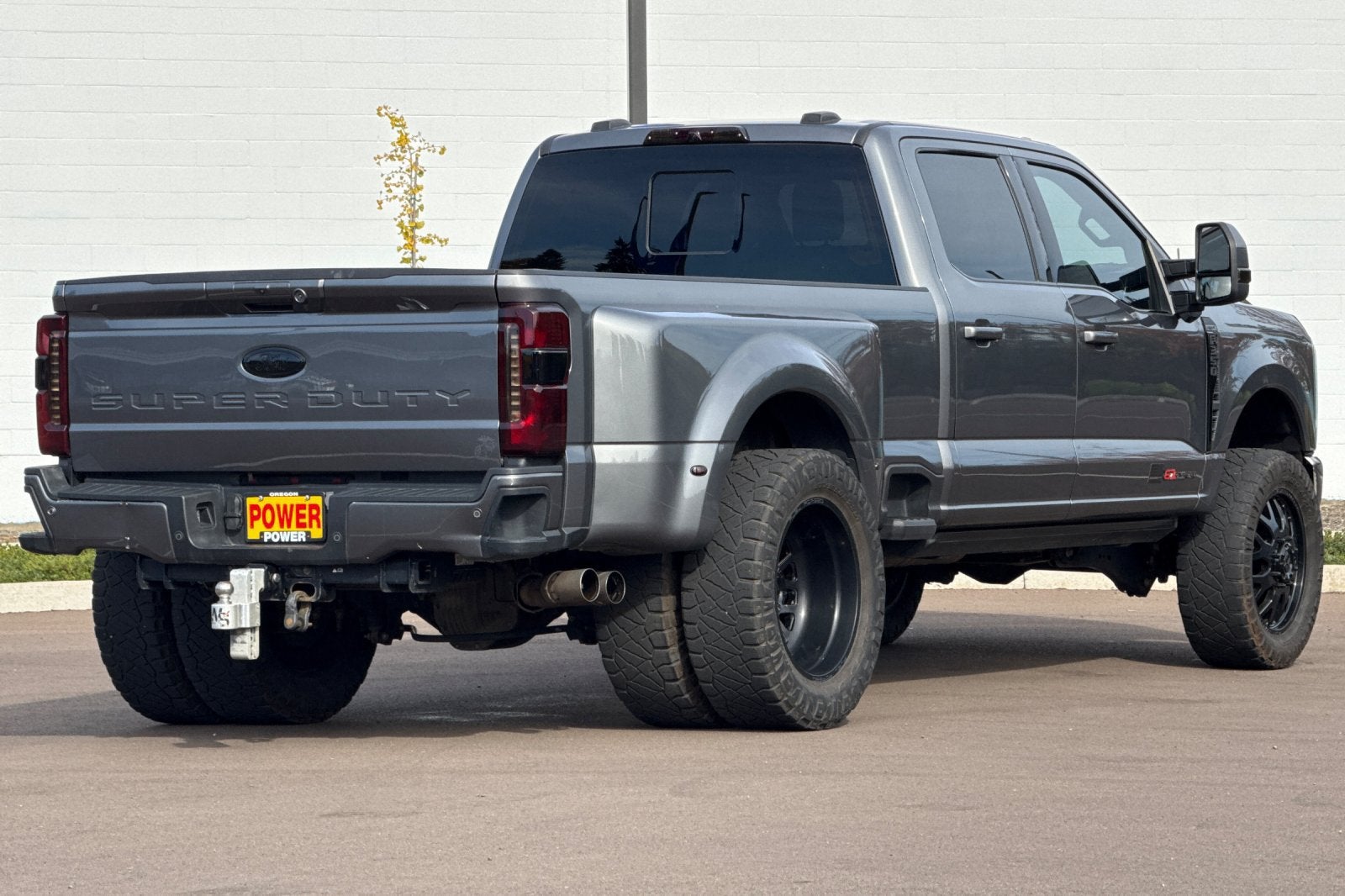2023 Ford Super Duty F-350 DRW Lariat