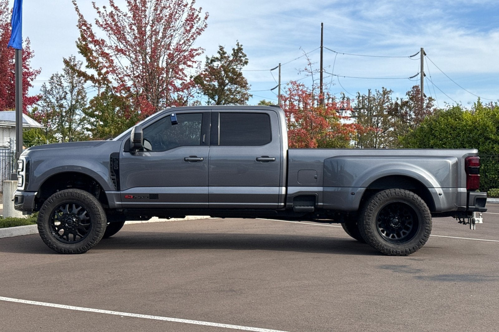 2023 Ford Super Duty F-350 DRW Lariat