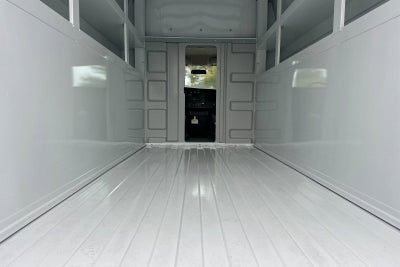 2025 GMC Savana Cutaway 3500 1WT