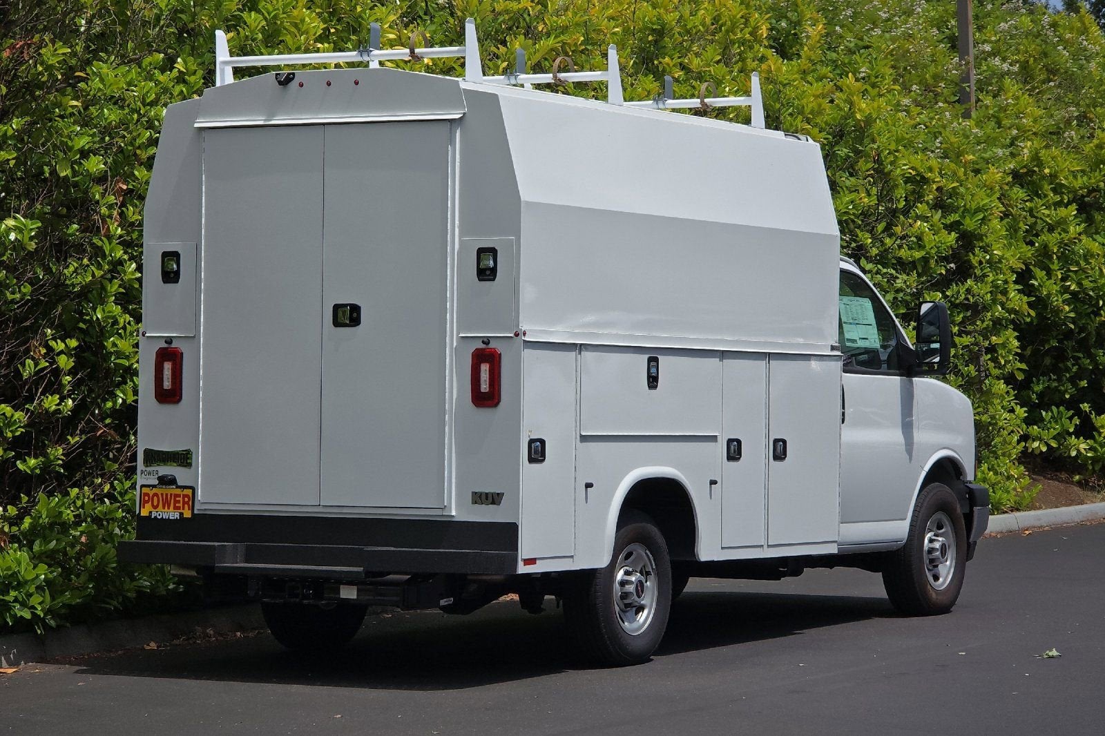 2025 GMC Savana Cutaway 3500 1WT