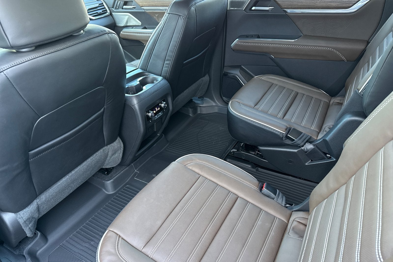 2027 GMC Acadia Denali Ultimate