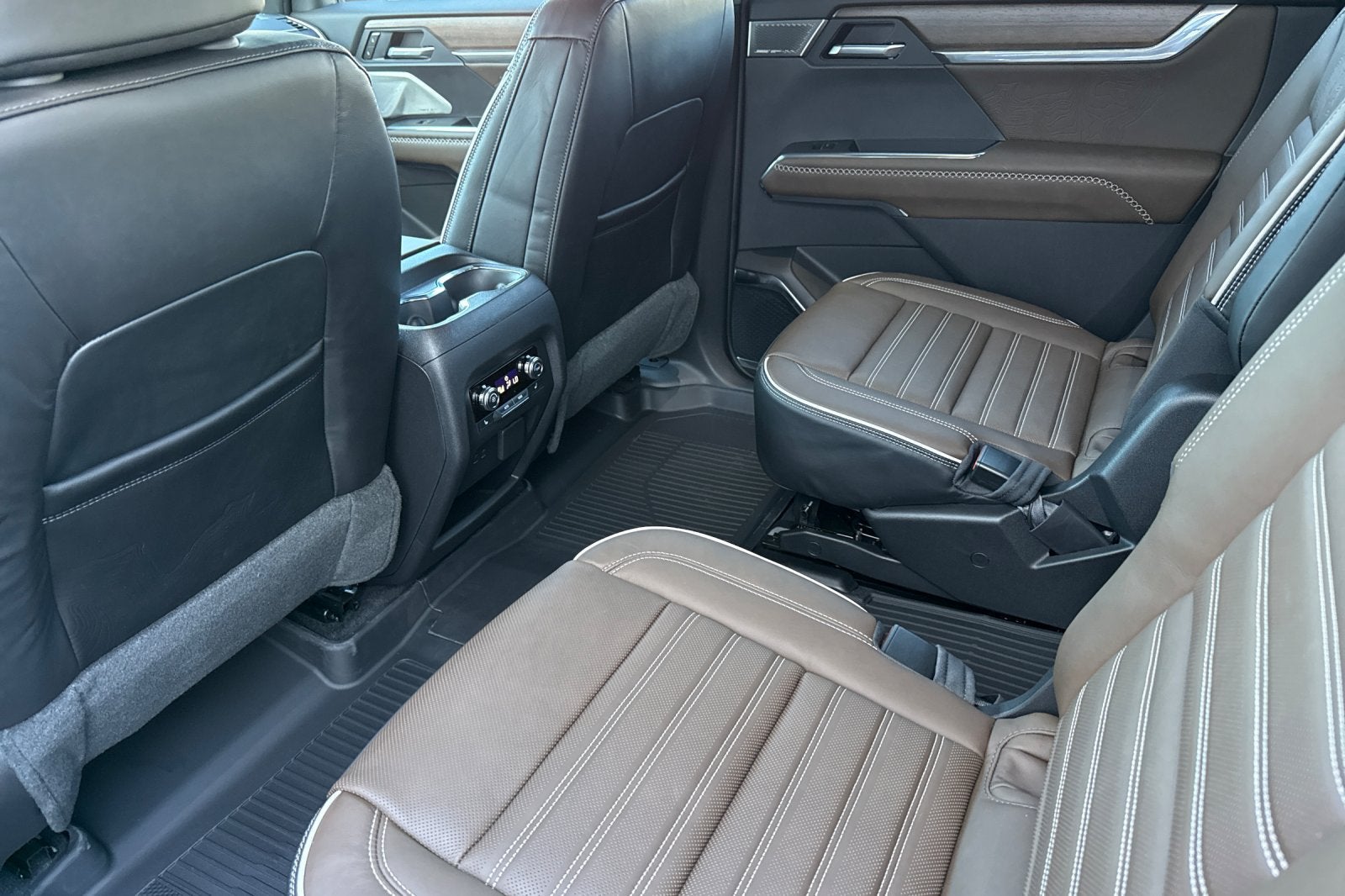 2027 GMC Acadia Denali Ultimate