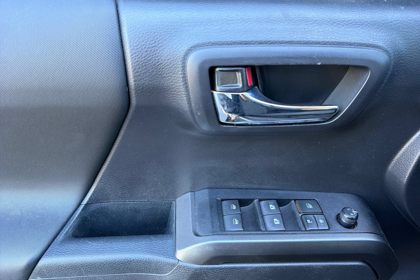 2022 Toyota Tacoma 4WD SR