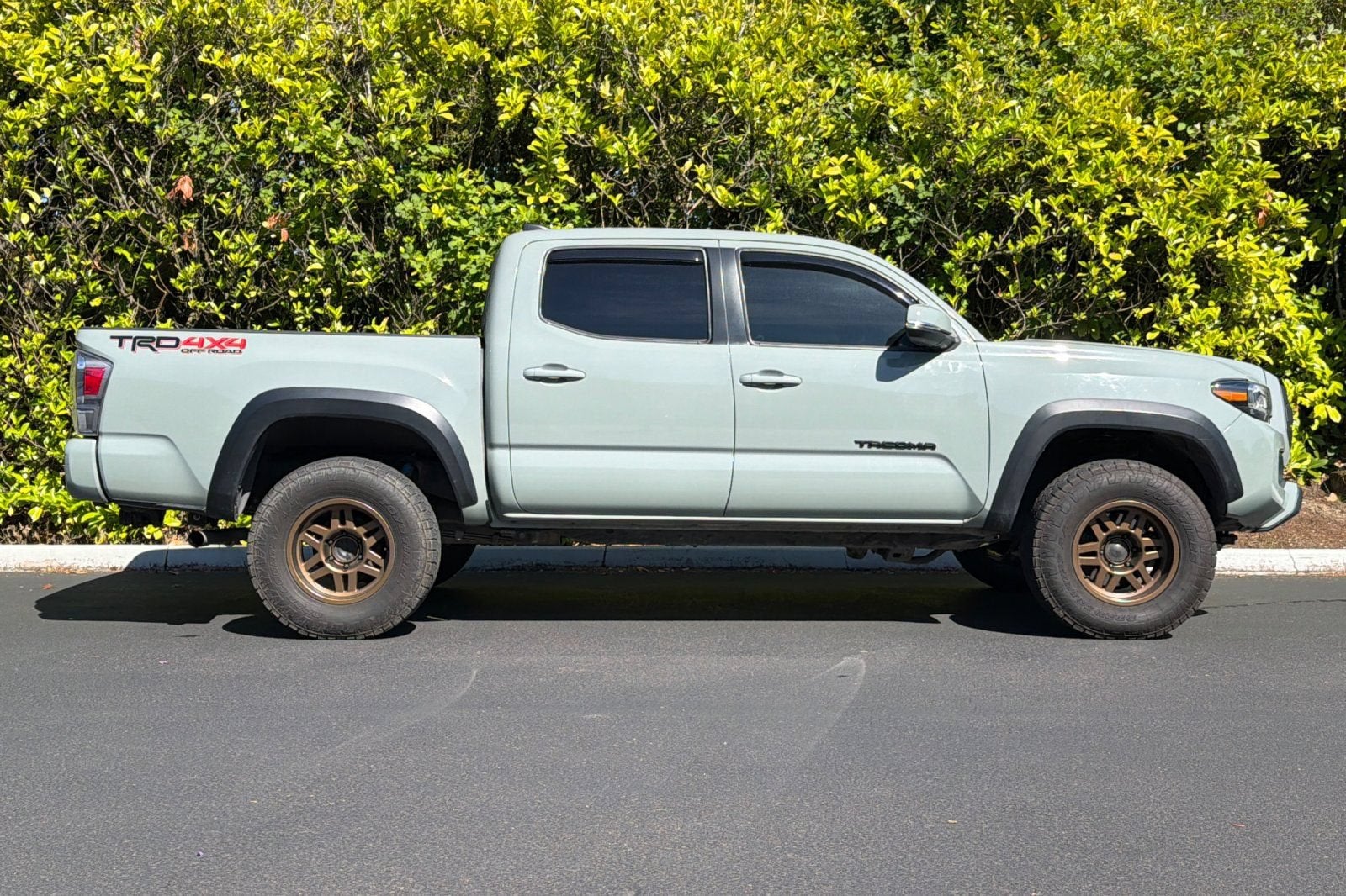 2022 Toyota Tacoma 4WD SR