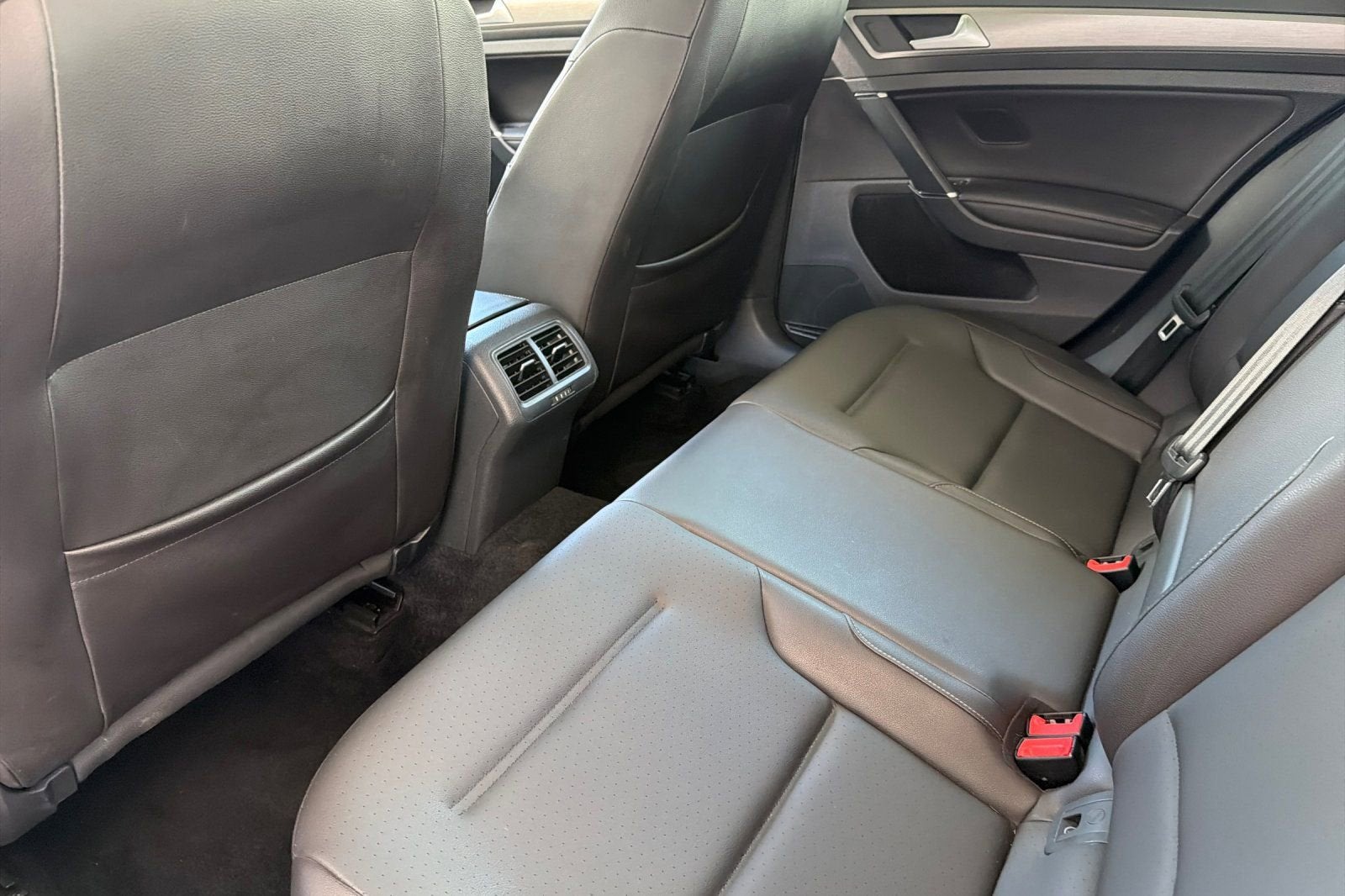2015 Volkswagen Golf SportWagen TDI S
