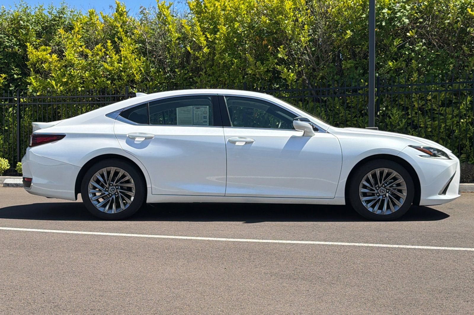 2024 Lexus ES ES 300h Luxury