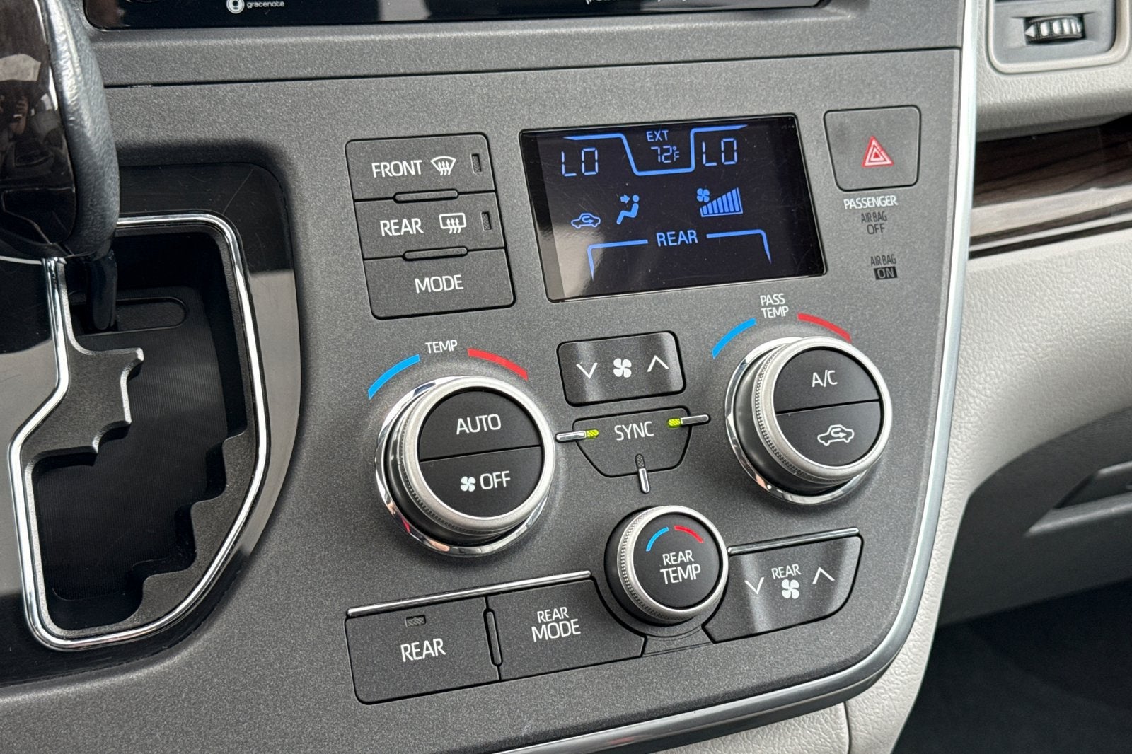 2019 Toyota Sienna XLE Auto Access Seat