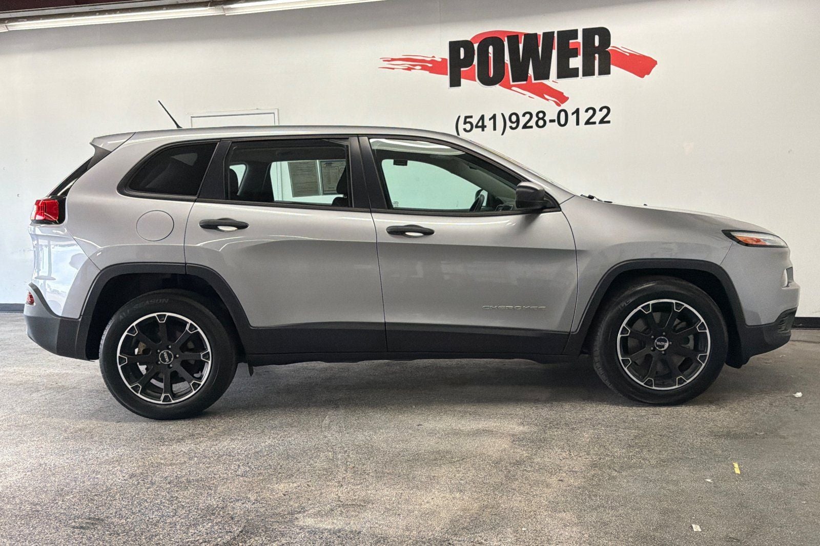 2017 Jeep Cherokee Sport