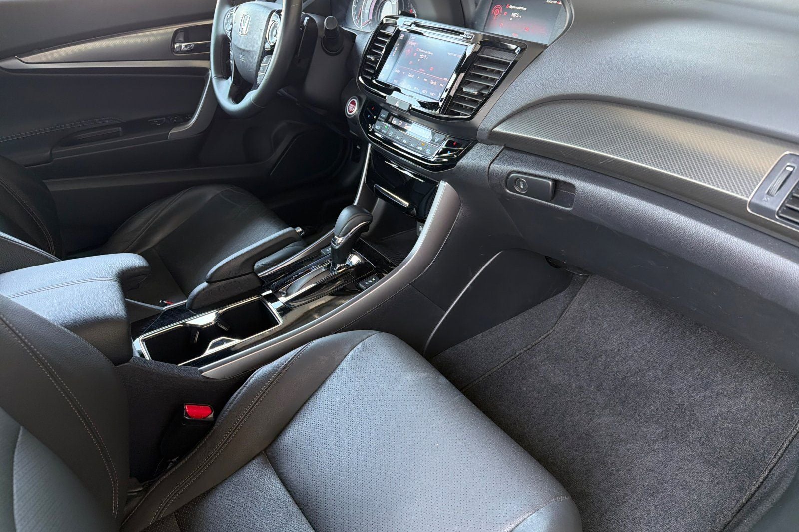 2017 Honda Accord EX-L w/Navigation and Honda Sensing