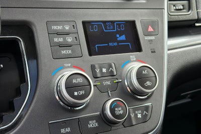 2019 Toyota Sienna SE 8 Passenger