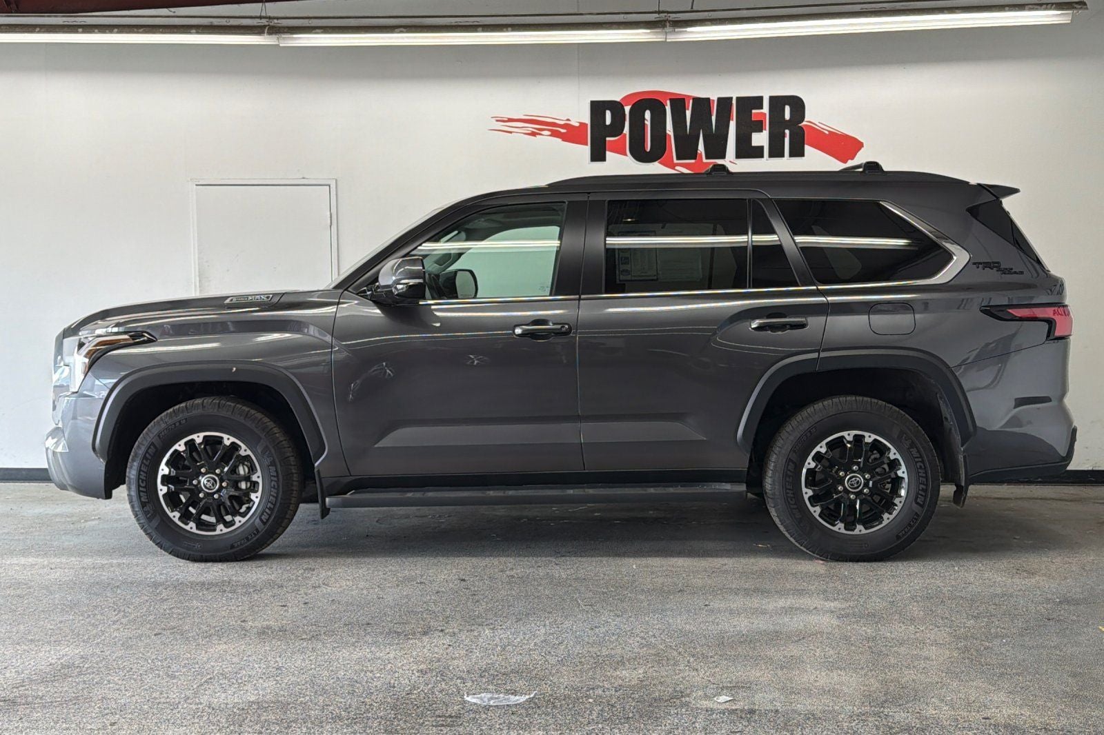 2024 Toyota Sequoia SR5