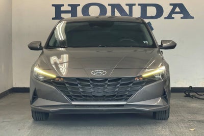 2022 Hyundai Elantra SE