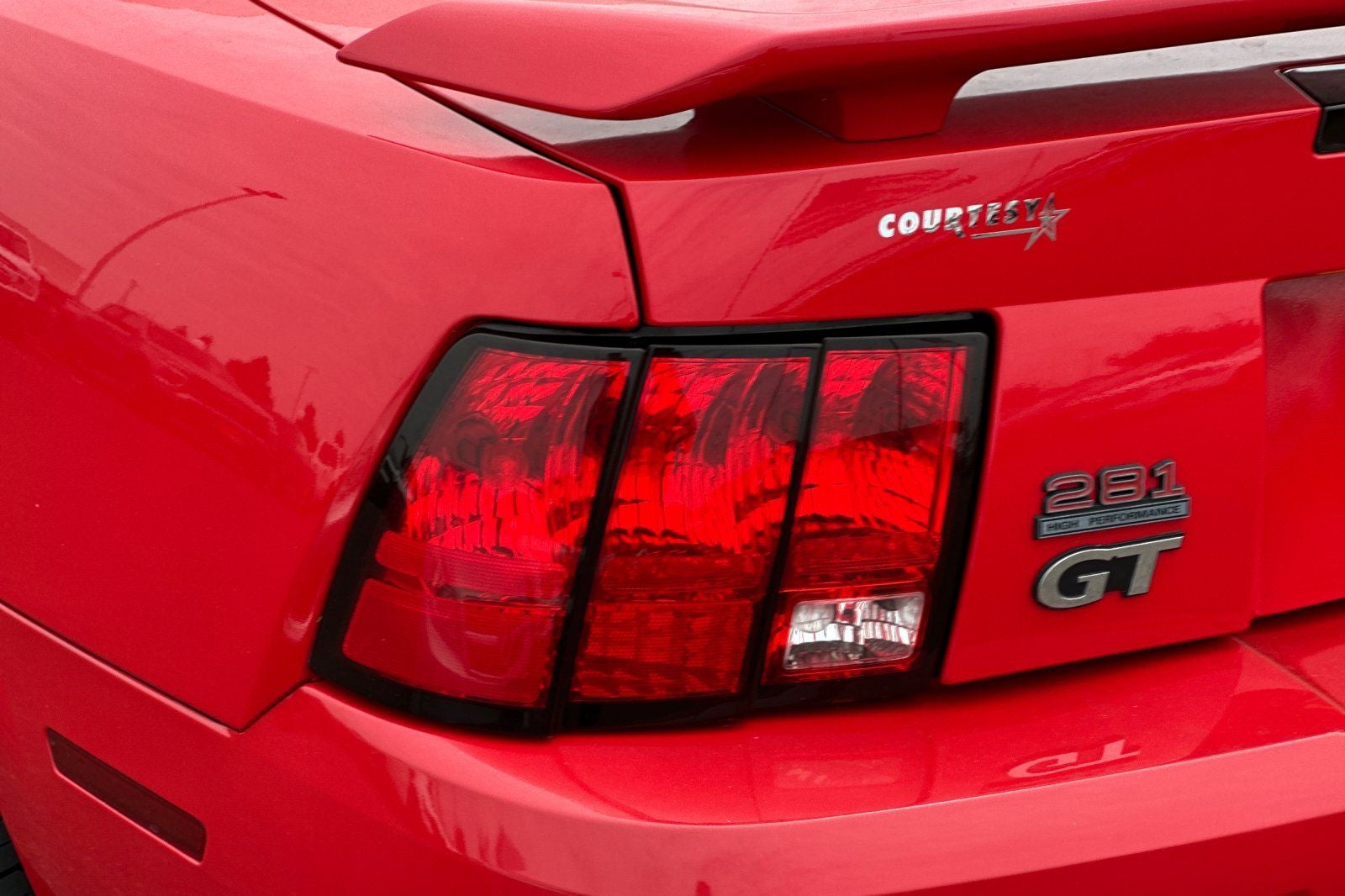 2003 Ford Mustang GT Deluxe