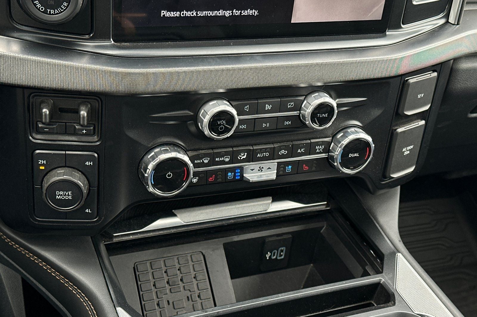 2024 Ford F-450SD Platinum