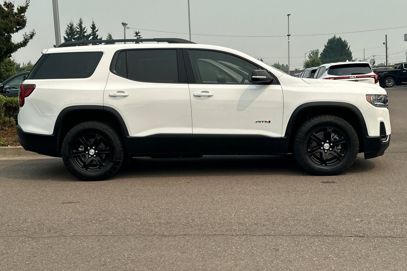 2023 GMC Acadia AT4