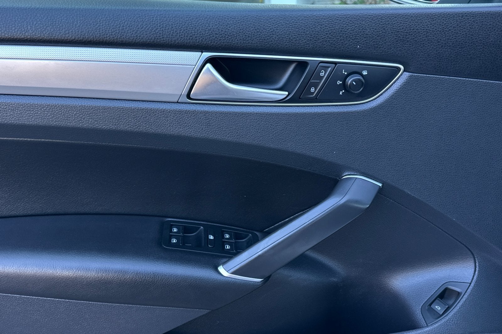 2019 Volkswagen Passat 2.0T Wolfsburg
