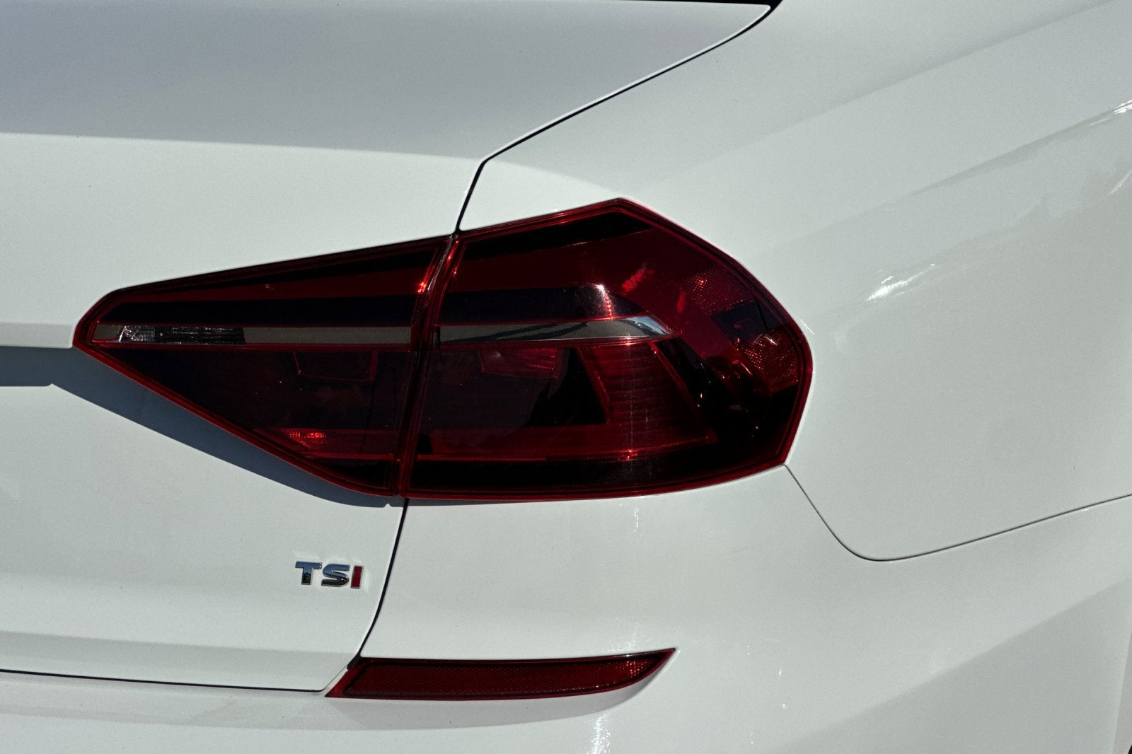 2019 Volkswagen Passat 2.0T Wolfsburg