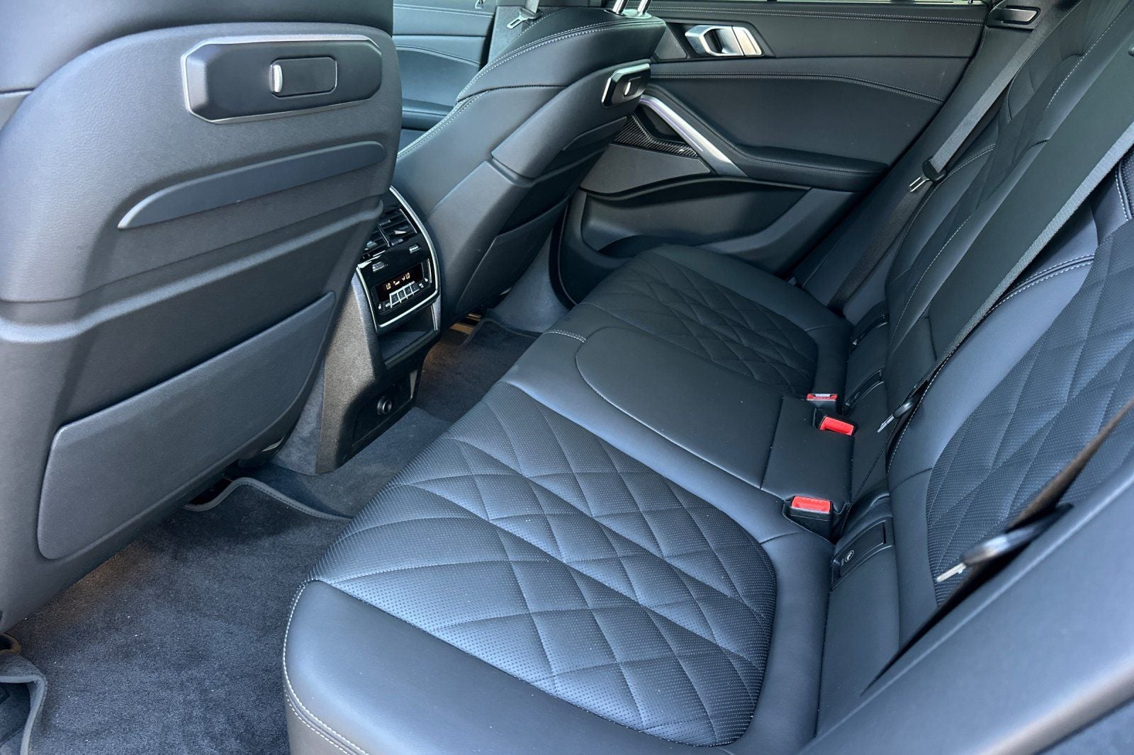 2026 BMW X6 M60i