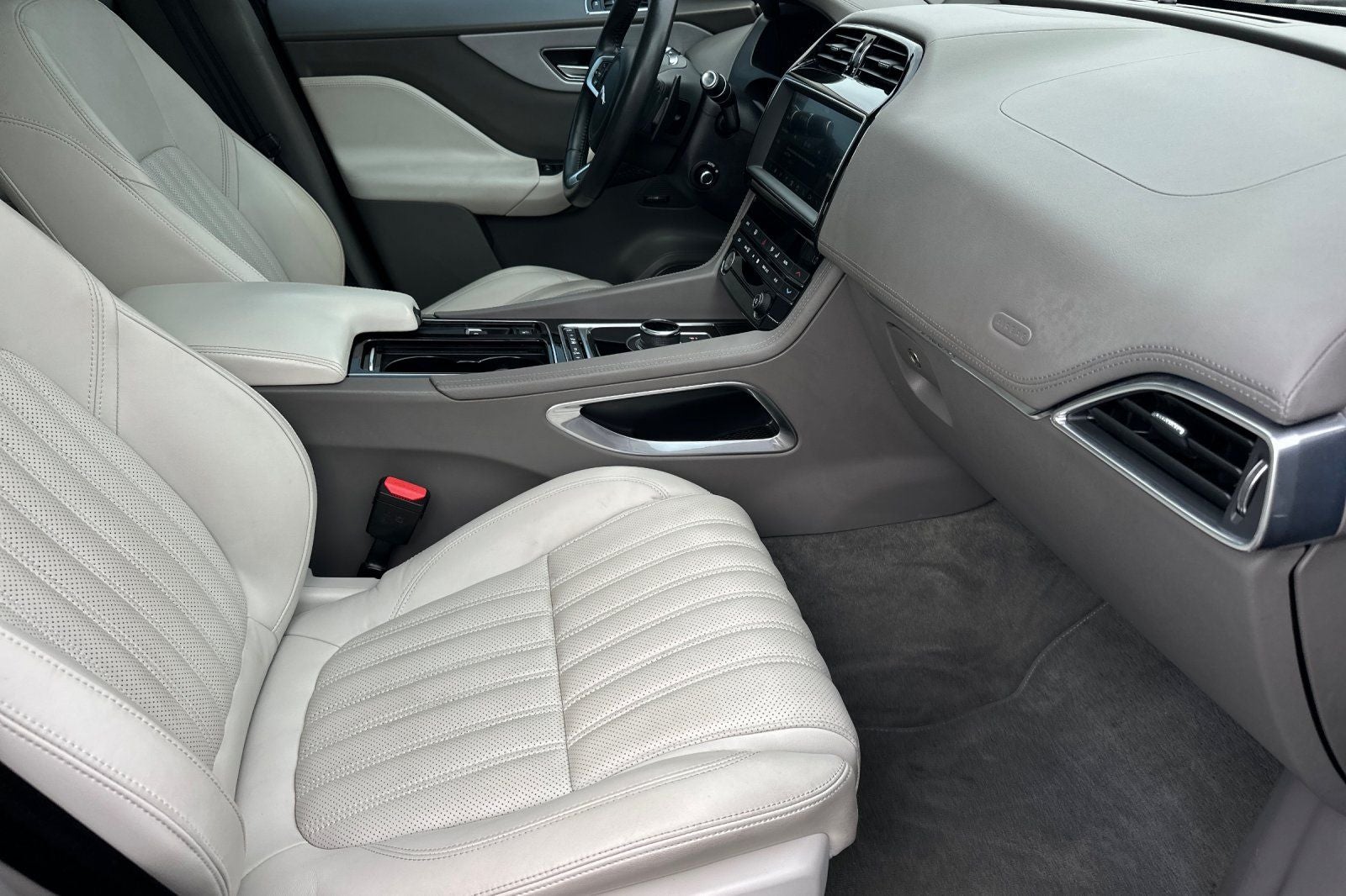 2020 Jaguar F-PACE 30t Portfolio