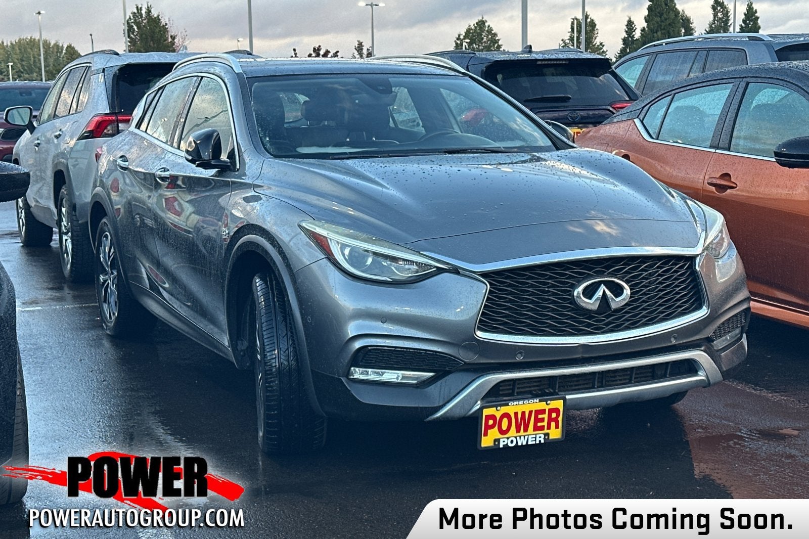 2017 INFINITI QX30 Premium