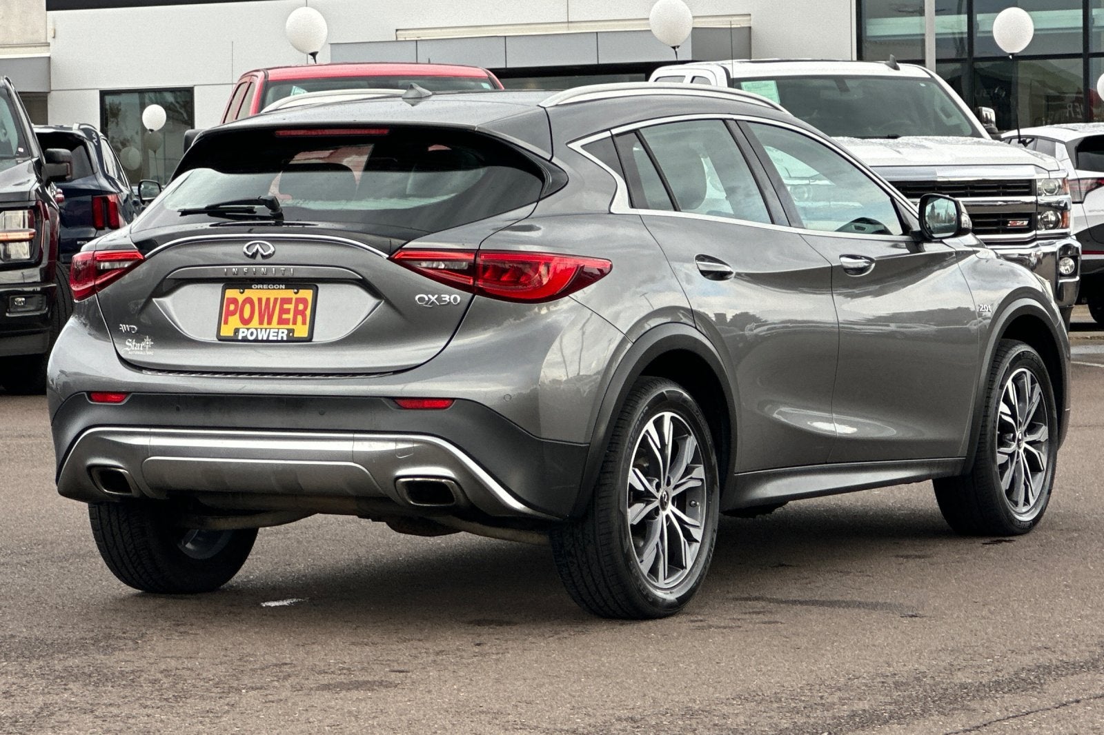 2017 INFINITI QX30 Premium