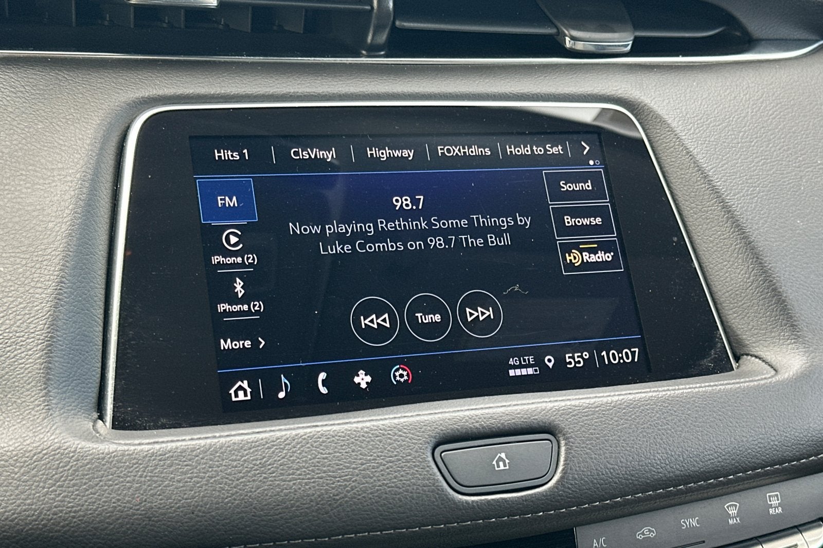 2023 Cadillac XT4 Premium Luxury