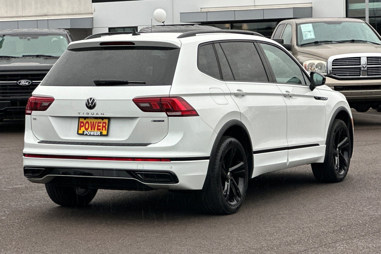 2023 Volkswagen Tiguan 2.0T SE R-Line Black