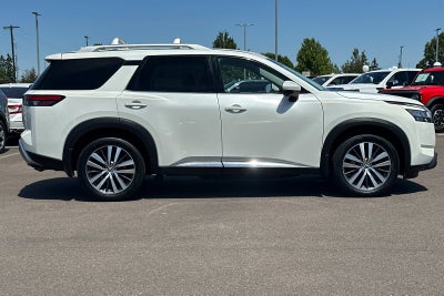 2022 Nissan Pathfinder Platinum