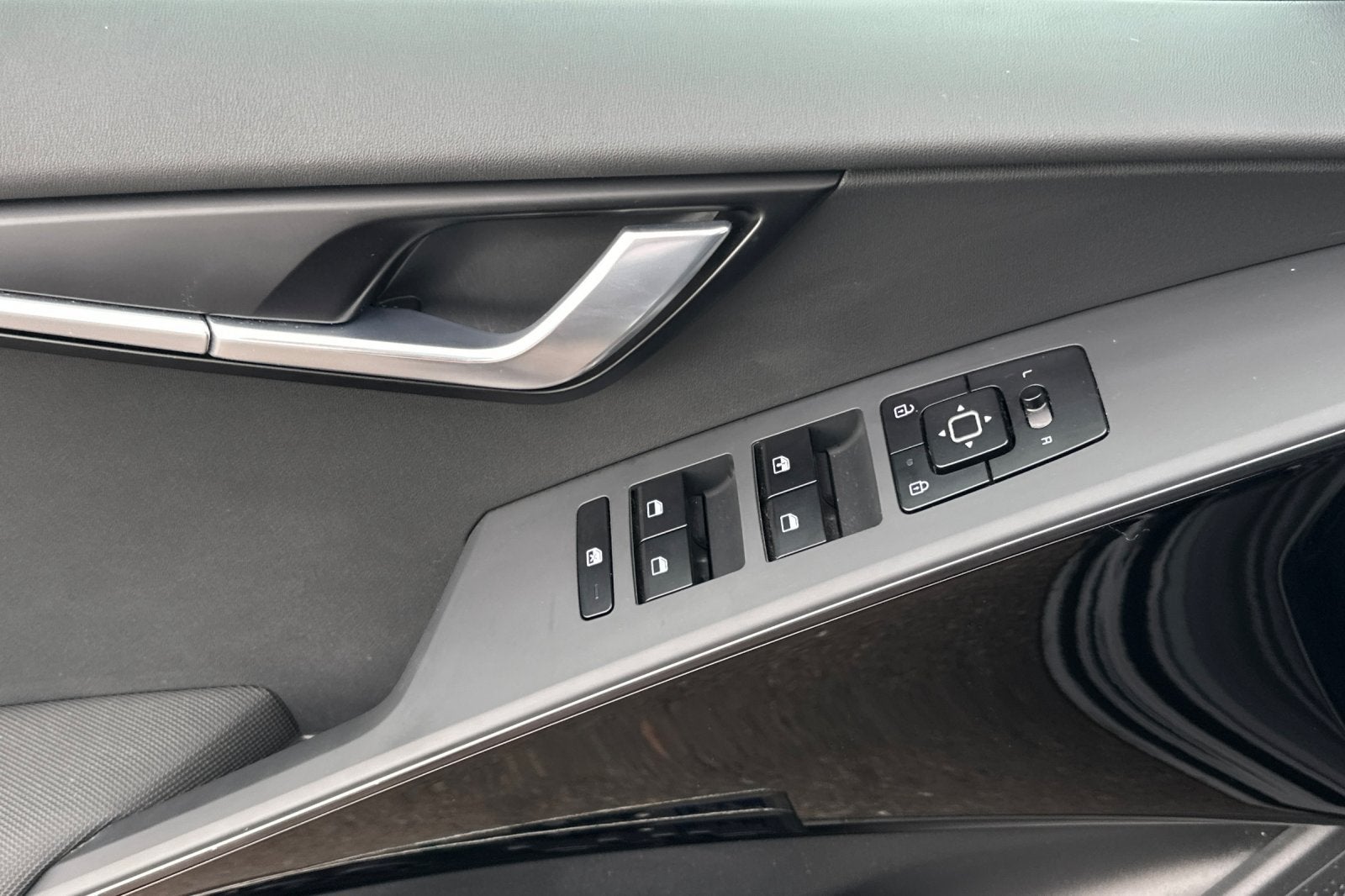 2024 Kia Niro Plug-In Hybrid EX